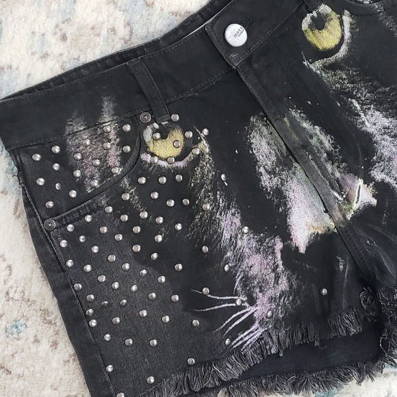 Topshop Painted Panther High Waisted Denim Shorts - Picture 7 of 14